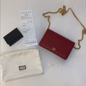 Gucci wallet on chain. Must go!! Price is firm 💕